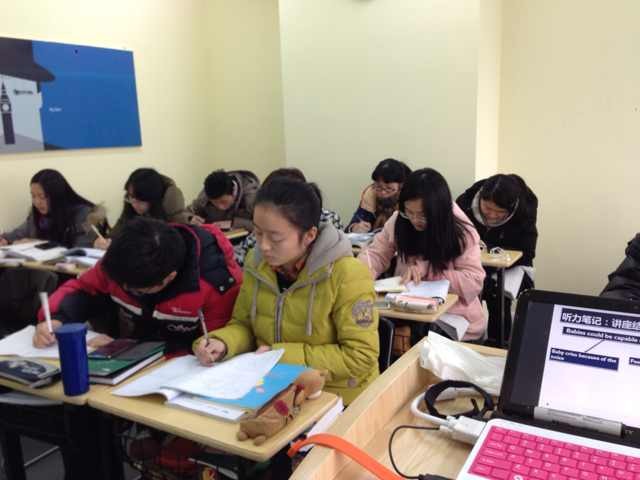 南昌新东方学员正在学习中